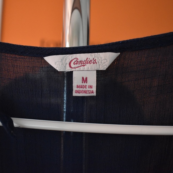 Women's Size Medium "Cold Shoulder" Top by Candies - Picture 3 of 3